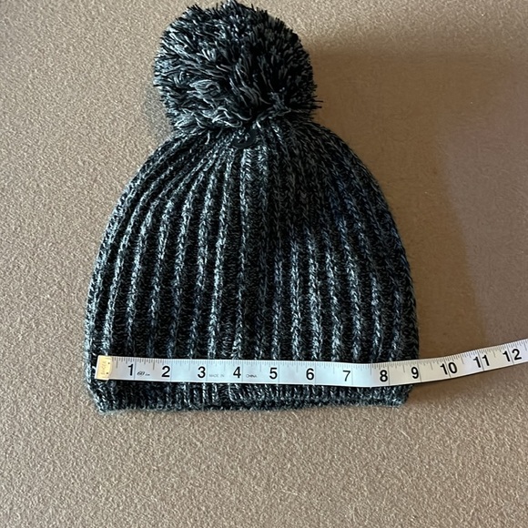 ZELLA Ribbed Lined Pom Pom Black/Gray Beanie NWT - OS - Picture 14 of 16